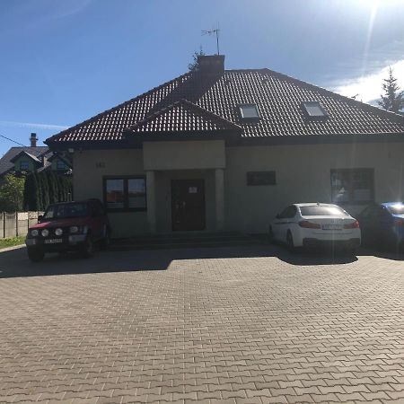 Klimatyzowane Apartamenty I Pokoje Przy Targach Kielce Exteriör bild