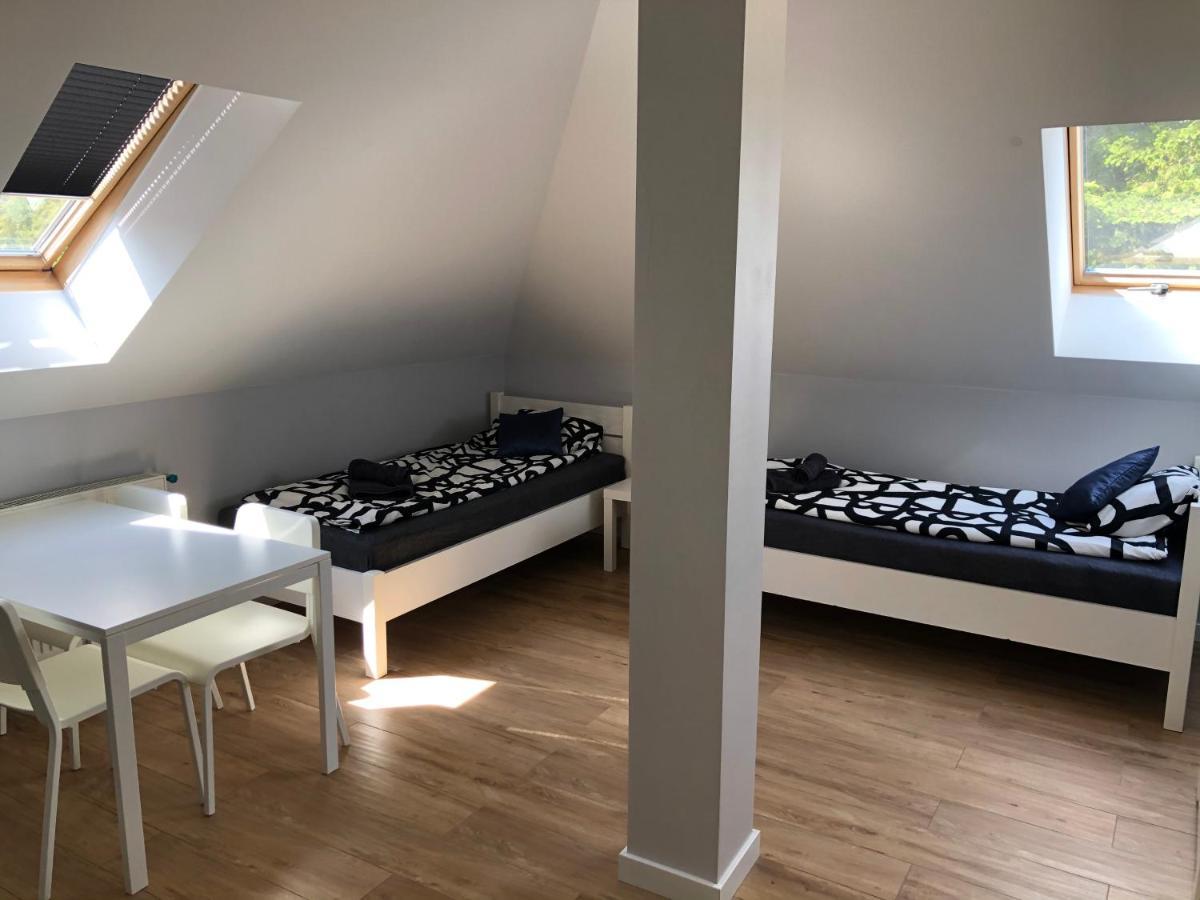 Klimatyzowane Apartamenty I Pokoje Przy Targach Kielce Exteriör bild