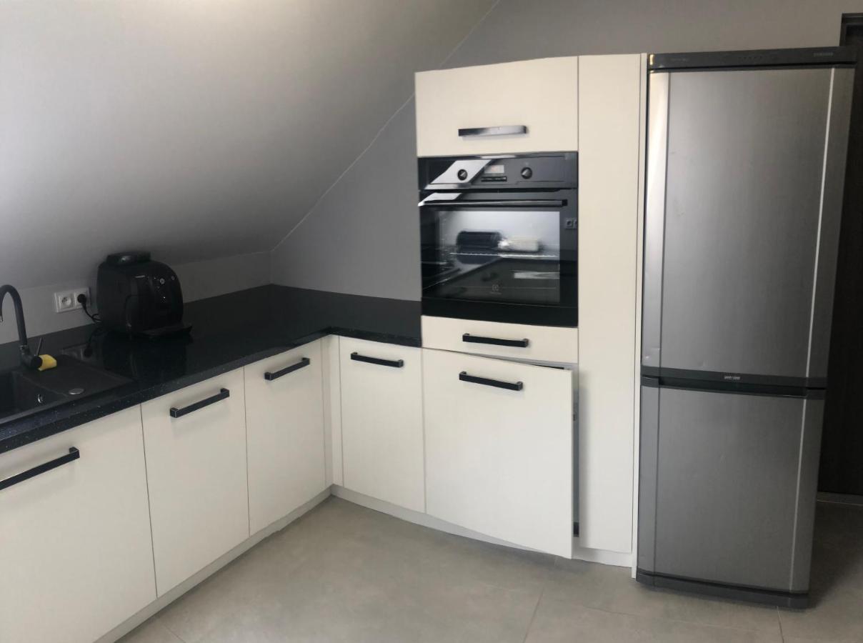 Klimatyzowane Apartamenty I Pokoje Przy Targach Kielce Exteriör bild