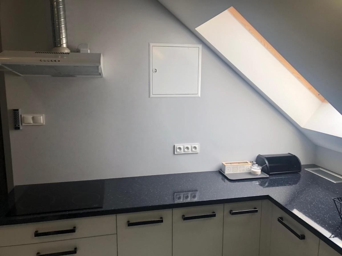 Klimatyzowane Apartamenty I Pokoje Przy Targach Kielce Exteriör bild